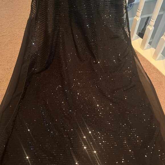 Black sequin saree - Picture 2 of 12